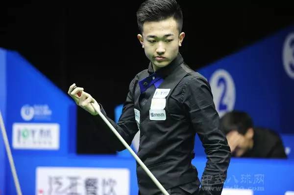 赛中的拼搏 赛中的拼搏